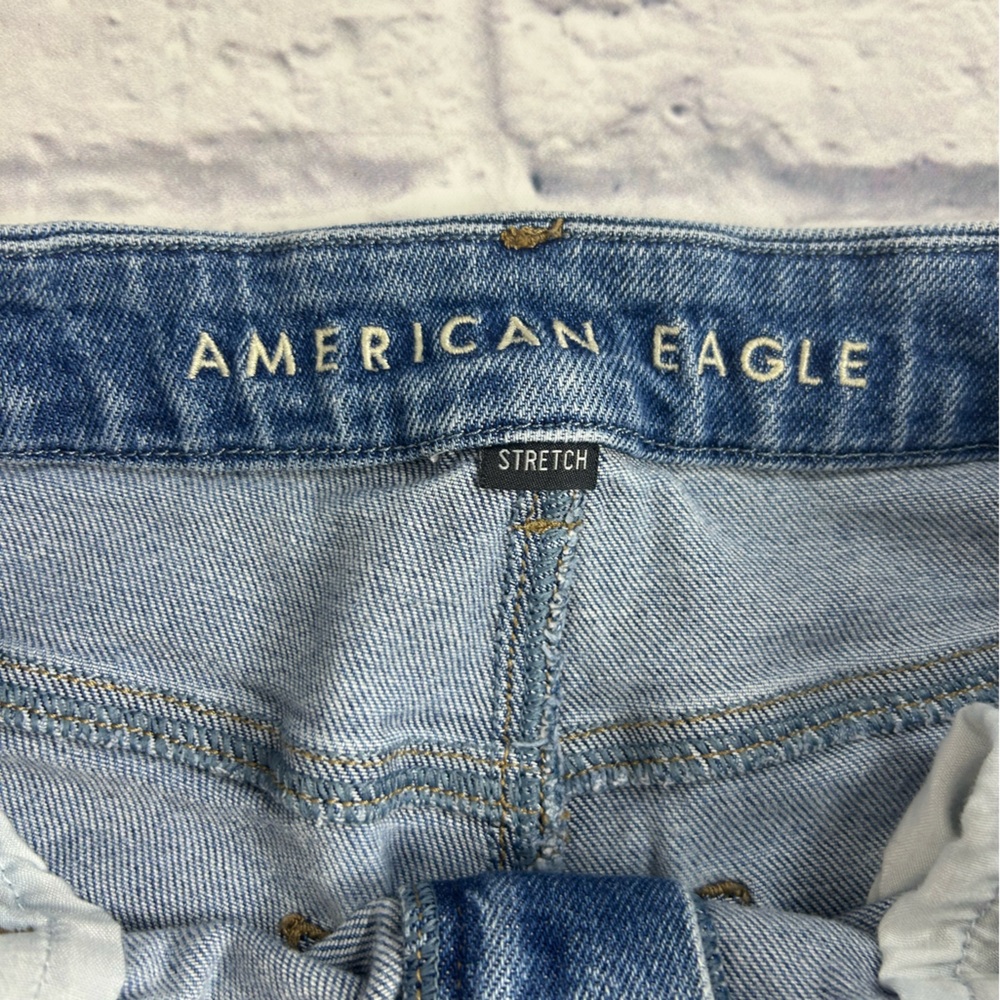 American Eagle Outfitters Curvy Mom Jeans with Stretch. Size 10. - Picture 2 of 9